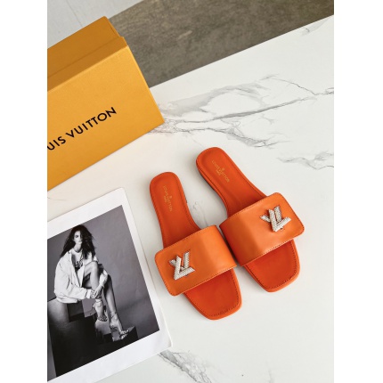 Louis Vuitton Slippers For Women in 168496