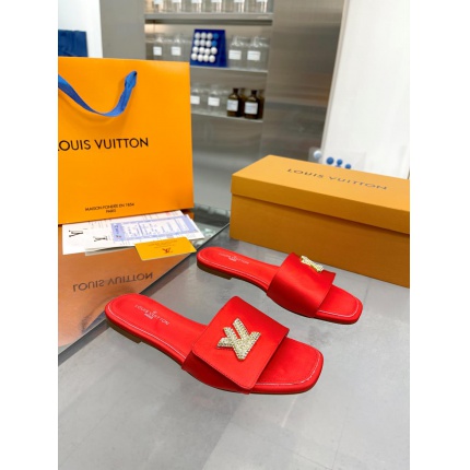 Louis Vuitton Slippers For Women in 168502