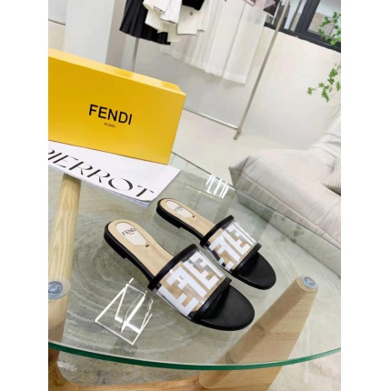 Fendi Slippers  For Women in 168537