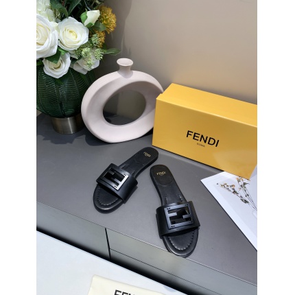 Fendi Slippers For Women in 168551