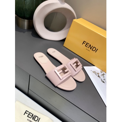 Fendi Slippers For Women in 168556