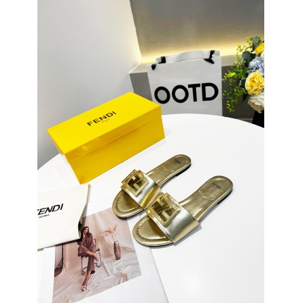 Fendi Slippers For Women in 168557