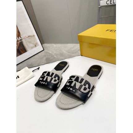 Fendi Slippers For Women in 168560