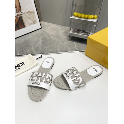 Fendi Slippers For Women in 168561