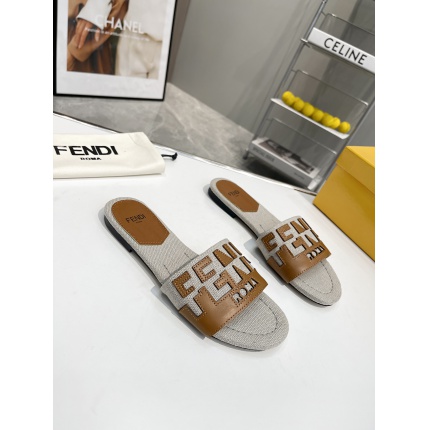 Fendi Slippers For Women in 168562