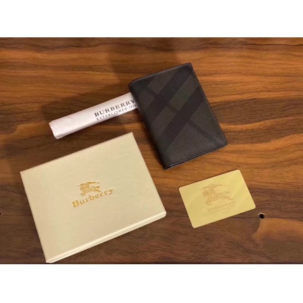 Burberry AAA Quality Wallets in 168725