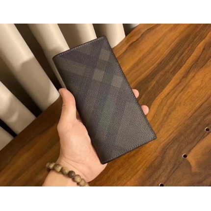 Burberry AAA Quality Wallets in 168726