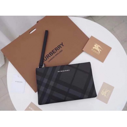 Burberry AAA Quality Wallets in 168728