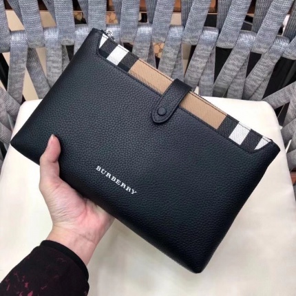 Burberry AAA Quality Wallets in 168731