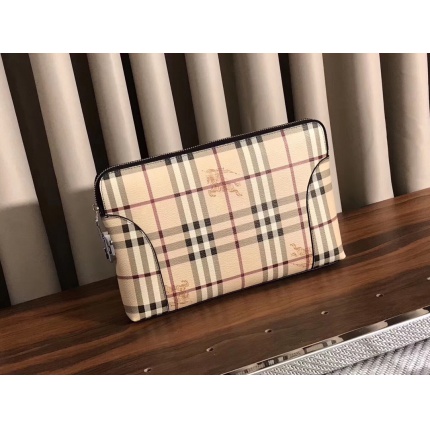 Burberry AAA Quality Wallets in 168732