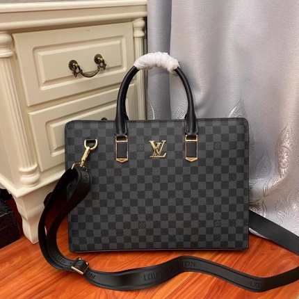 Louis Vuitton AAA+++ bags For Men in 168808