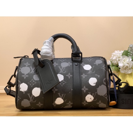 Louis Vuitton AAA+++ bags For Men in 169235