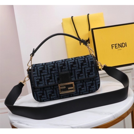 Fendi AAA+++ Handbags in 169375