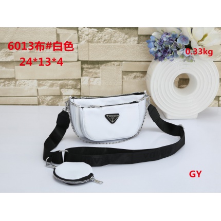 Cheap Prada Handbags in 169830