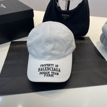 Balenciage Hats in 170158