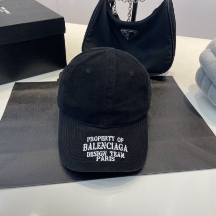 Balenciage Hats in 170159
