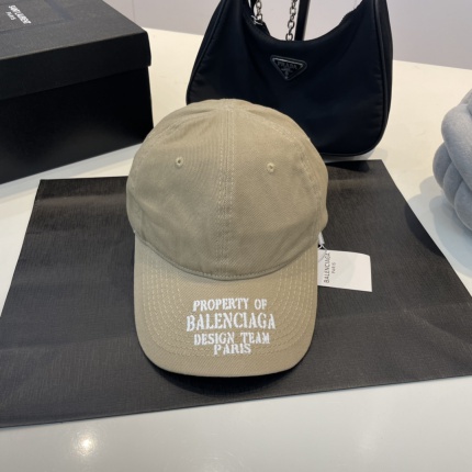 Balenciage Hats in 170160