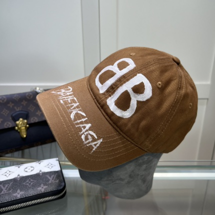 Balenciage Hats in 170176