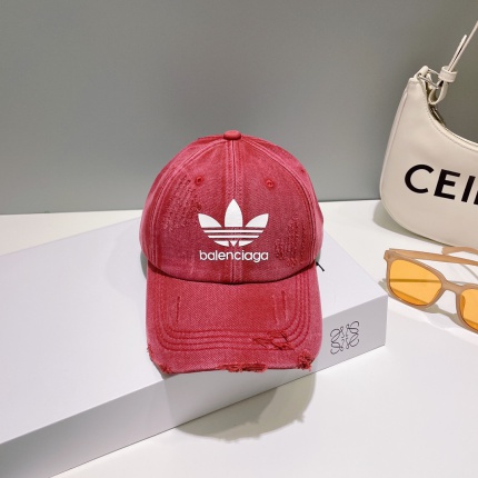 Balenciage Hats in 170201