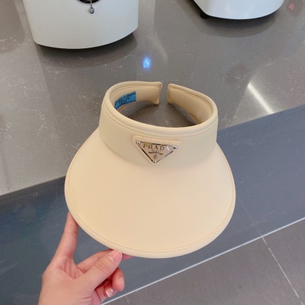 prada Hats in 170230