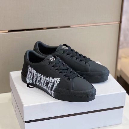 Givenchy shoes for Men in 170549