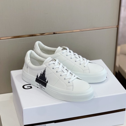 Givenchy shoes for Men in 170555