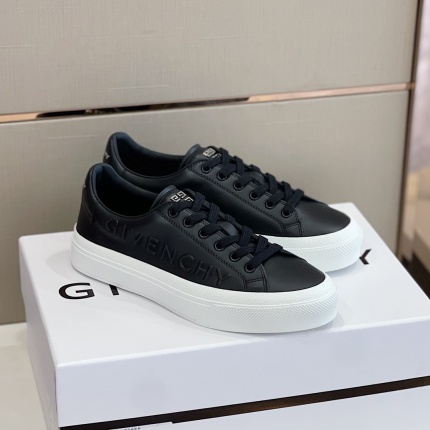 Givenchy shoes for Men in 170561