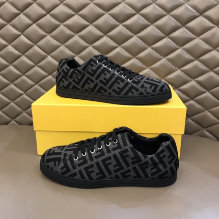 Fendi Sneakers For Men in 170578