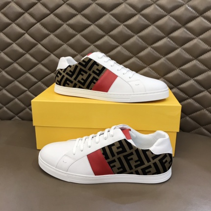 Fendi Sneakers For Men in 170581