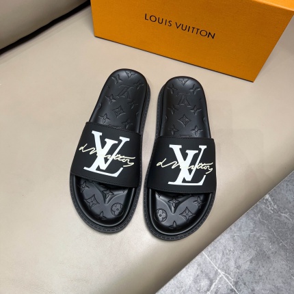 Louis Vuitton Slippers For Men in 170669