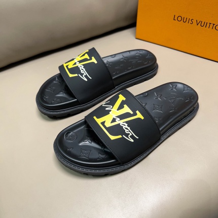 Louis Vuitton Slippers For Men in 170670