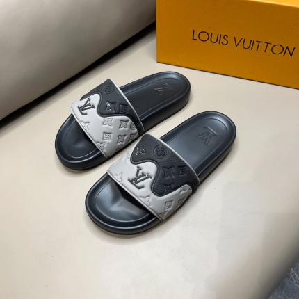 Louis Vuitton Slippers For Men in 170679