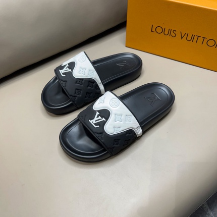Louis Vuitton Slippers For Men in 170680