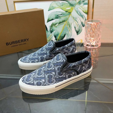 Burberry Sneakers For Men in 170724