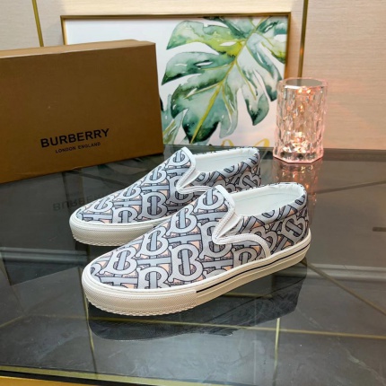 Burberry Sneakers For Men in 170726