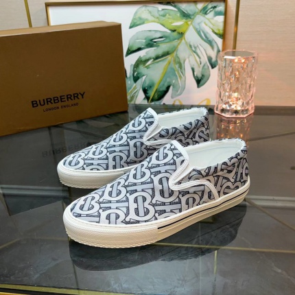 Burberry Sneakers For Men in 170727