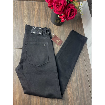 Louis Vuitton Jeans for Men in 170841