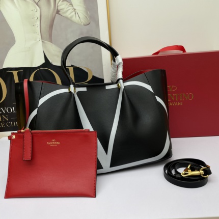 Valentino AAA quality Handbags in 173091