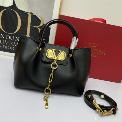 Valentino AAA quality Handbags in 173092