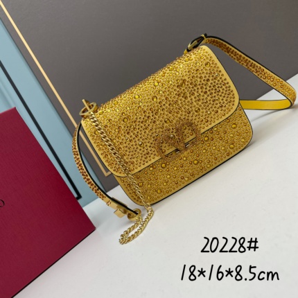 Valentino AAA quality Handbags in 173097