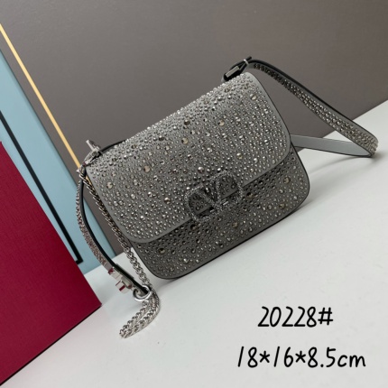 Valentino AAA quality Handbags in 173102