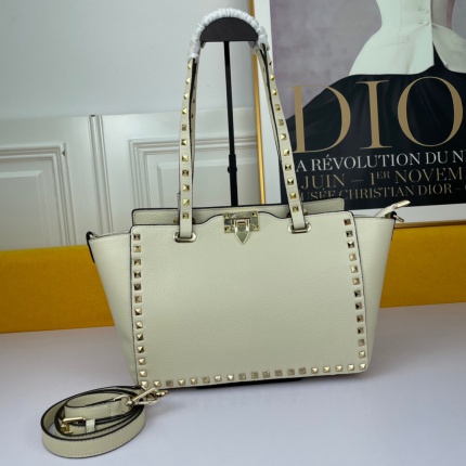 Valentino AAA quality Handbags in 173107