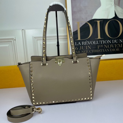 Valentino AAA quality Handbags in 173108
