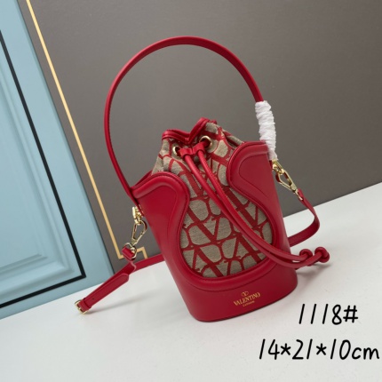 Valentino AAA quality Handbags in 173117