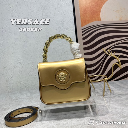 Versace  AAA Quality Handbags in 173122