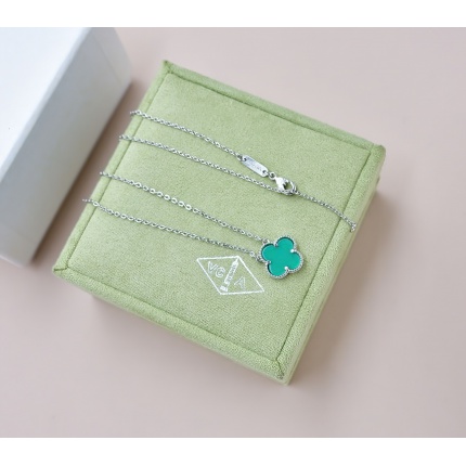 Van Cleef & Arpels Necklace in 173197