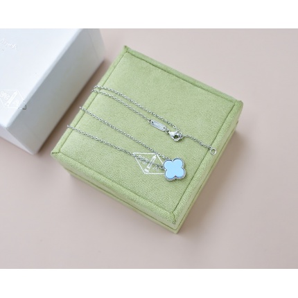 Van Cleef & Arpels Necklace in 173199