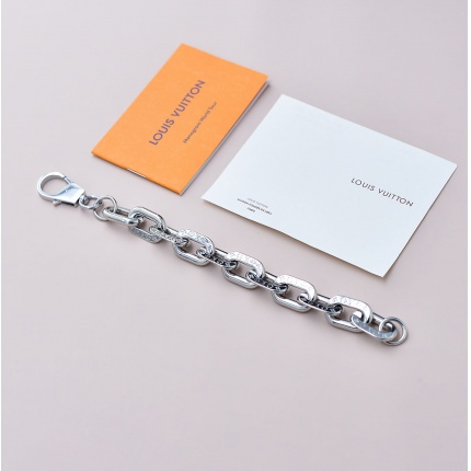 Louis Vuitton Bracelets in 173225