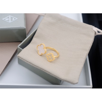 Van Cleef & Arpels Rings in 173233