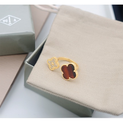 Van Cleef & Arpels Rings in 173238